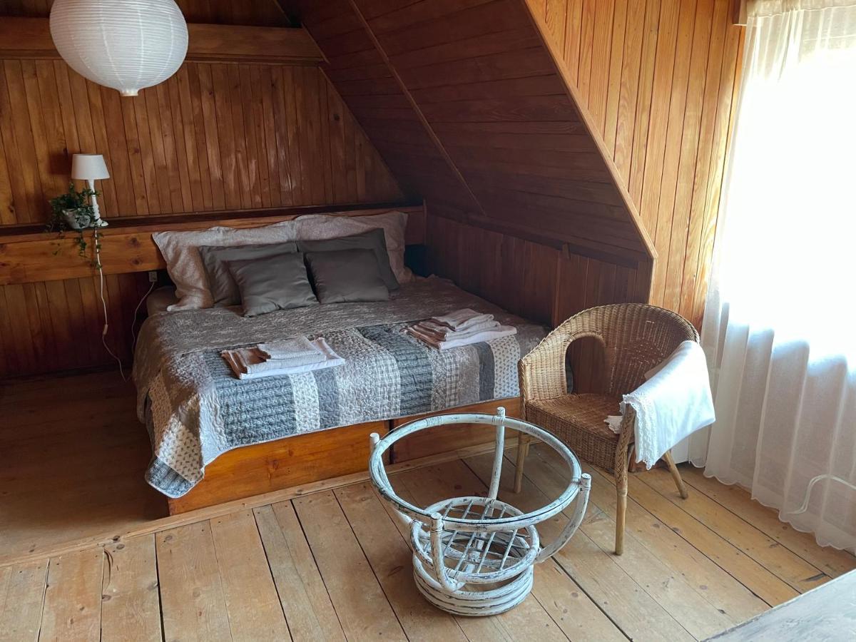 Roznow Domek Pod Zamkiem Buitenkant foto